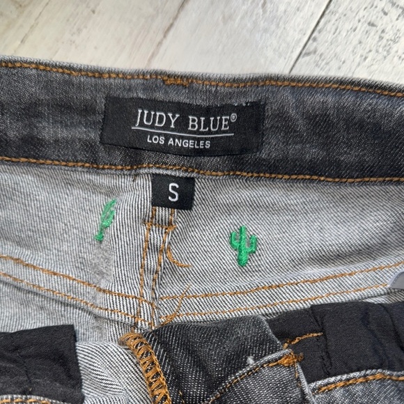 Judy Blue Gray and Green Cactus Embroidered Jean Shorts - Picture 2 of 9